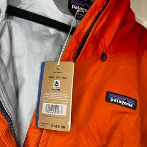 NWT MENS PATAGONIA
Colorblock Pattern Windbreaker
Size: XL